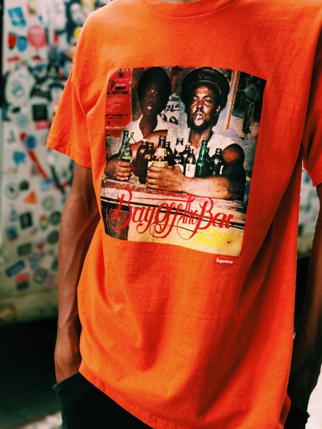 Supreme Tシャツ アーティスト ポスター 約70cm x 100cm Supreme Tシャツ アーティスト ポスター 約70cm x 100cm 【公式通販】